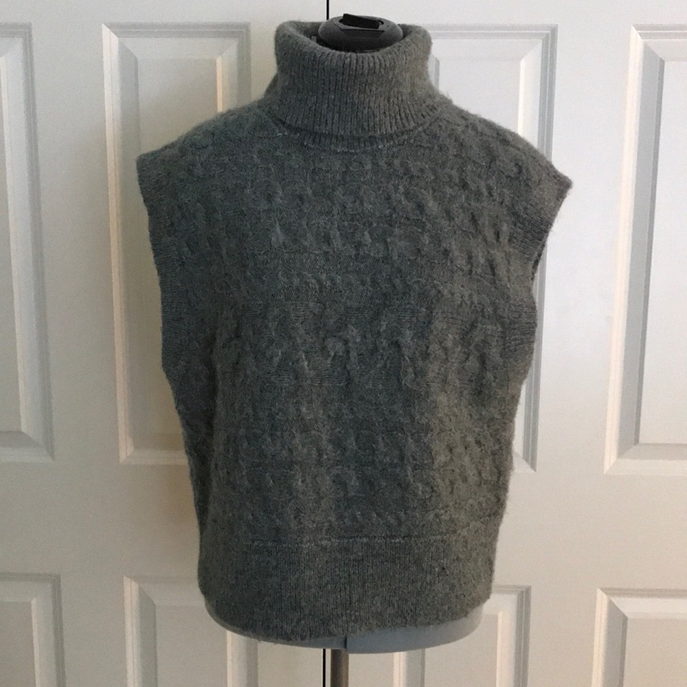 Old Navy Charcoal Heather Gray Cable Knit Turtleneck Sleeveless Sweater Vest L